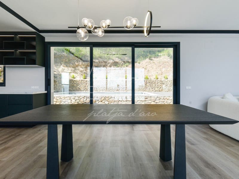 3 soveværelse Villa til salg i Santa Cristina d'Aro med swimmingpool garage - € 945.000 (Ref: 7646682)