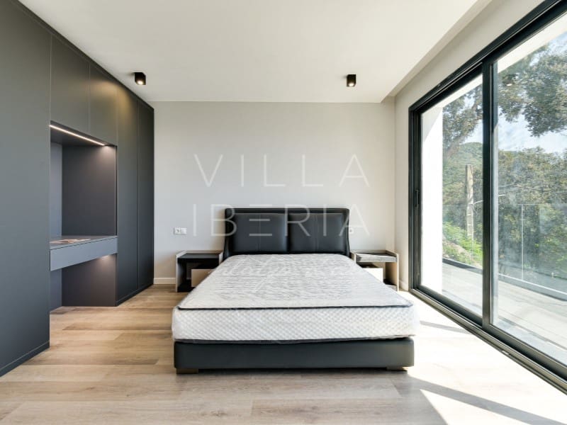 3 soveværelse Villa til salg i Santa Cristina d'Aro med swimmingpool garage - € 945.000 (Ref: 7646682)
