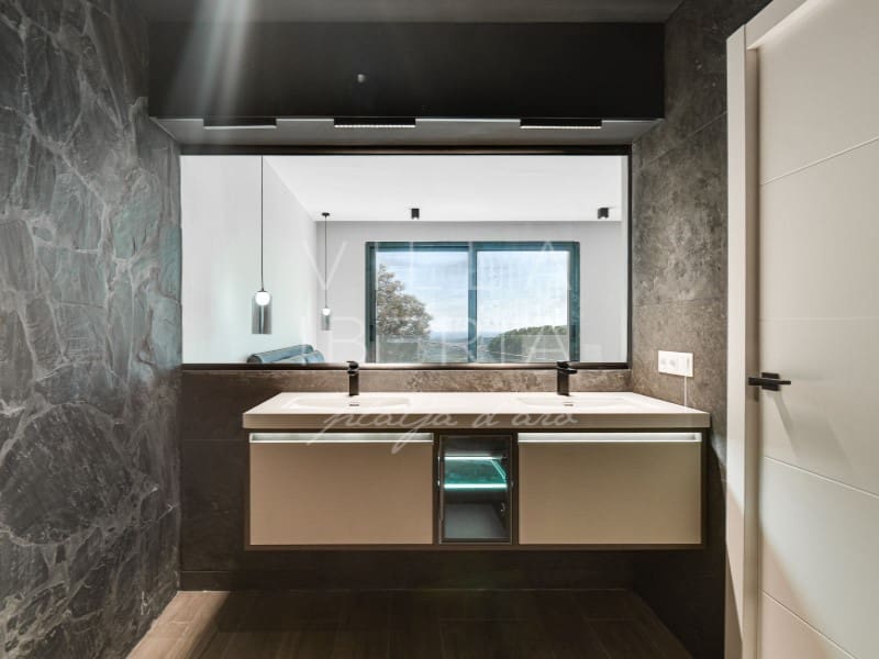 3 soveværelse Villa til salg i Santa Cristina d'Aro med swimmingpool garage - € 945.000 (Ref: 7646682)