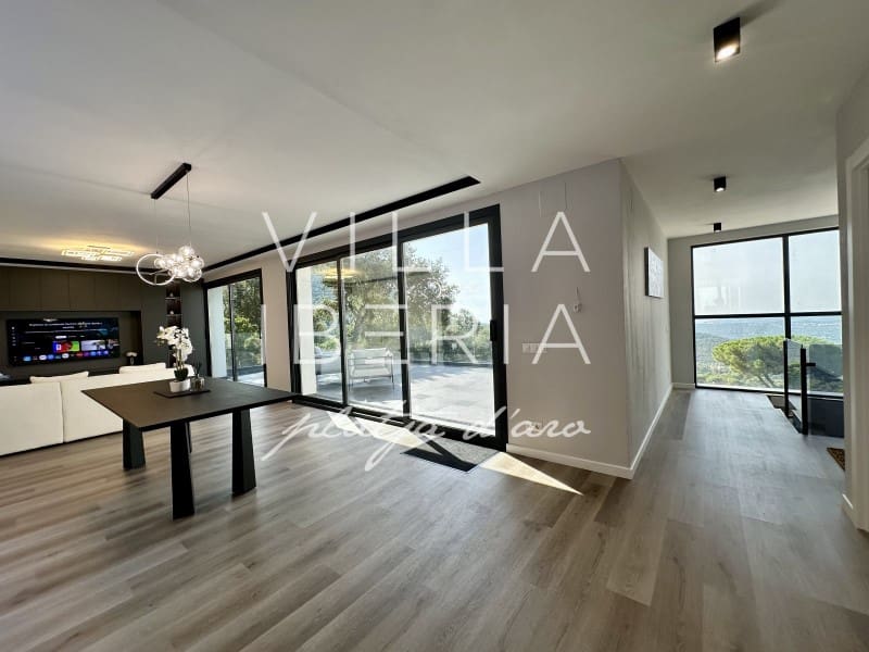 3 makuuhuone Huvila myytävänä paikassa Santa Cristina d'Aro mukana uima-altaan 
autotalli - 945 000 € (Ref: 7646682)