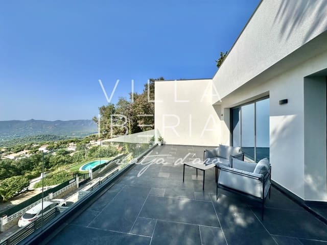 3 soverom Villa til salgs i Santa Cristina d'Aro med svømmebasseng garasje - € 945 000 (Ref: 7646682)