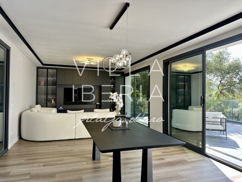 3 makuuhuone Huvila myytävänä paikassa Santa Cristina d'Aro mukana uima-altaan 
autotalli - 945 000 € (Ref: 7646682)