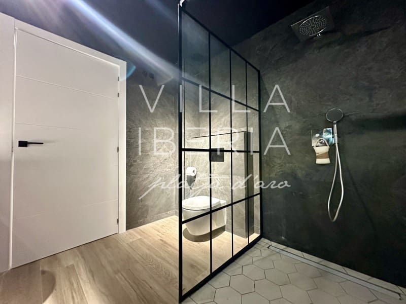 3 makuuhuone Huvila myytävänä paikassa Santa Cristina d'Aro mukana uima-altaan 
autotalli - 945 000 € (Ref: 7646682)