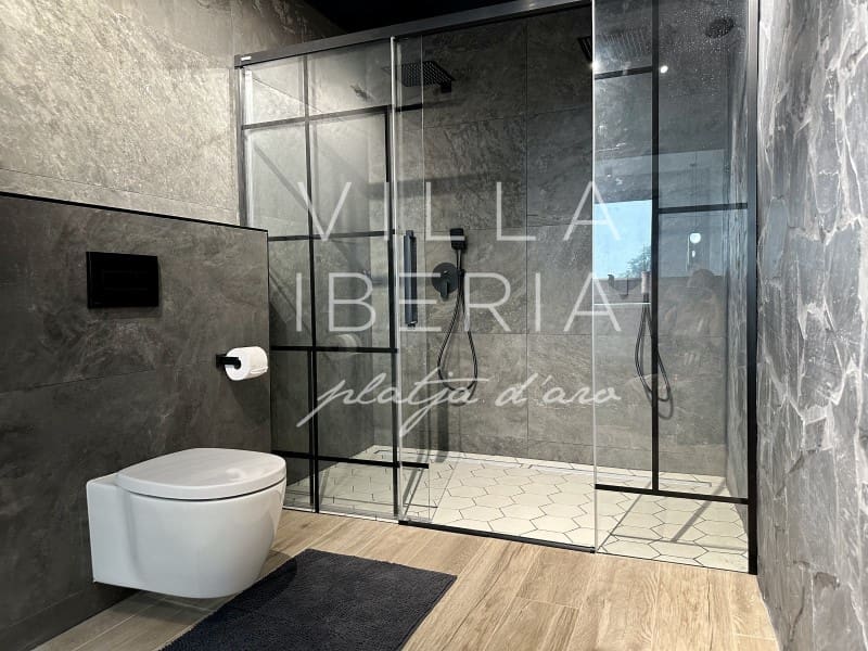 3 makuuhuone Huvila myytävänä paikassa Santa Cristina d'Aro mukana uima-altaan 
autotalli - 945 000 € (Ref: 7646682)