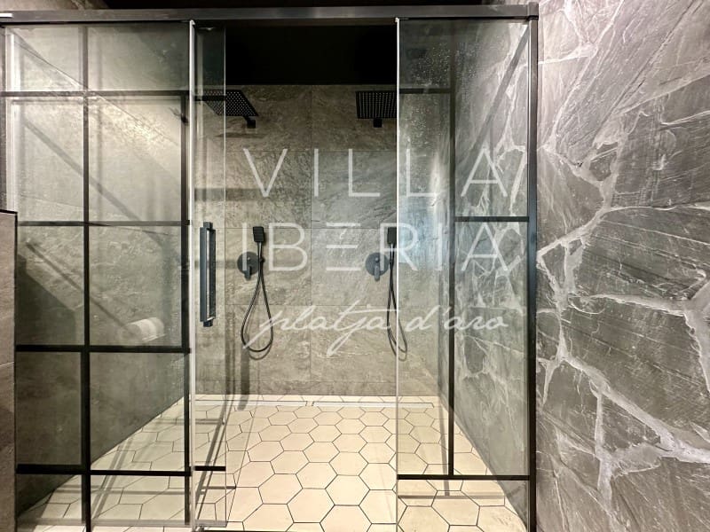 3 makuuhuone Huvila myytävänä paikassa Santa Cristina d'Aro mukana uima-altaan 
autotalli - 945 000 € (Ref: 7646682)