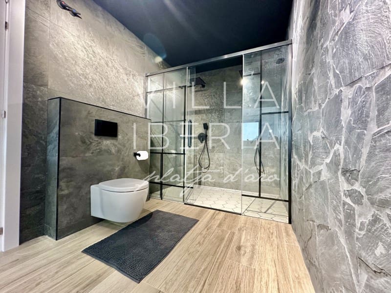 3 makuuhuone Huvila myytävänä paikassa Santa Cristina d'Aro mukana uima-altaan 
autotalli - 945 000 € (Ref: 7646682)