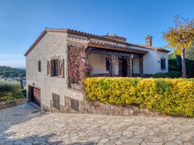 5 bedroom Villa for sale in Calonge i Sant Antoni with pool garage - € 950,000 (Ref: 7646705)