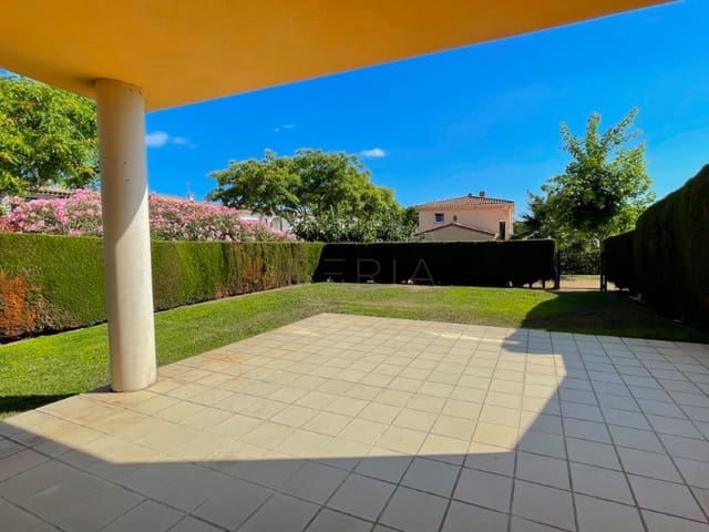 3 makuuhuone Huoneisto myytävänä paikassa Platja d'Aro, Castell-Platja d'Aro - 478 000 € (Ref: 7652145)