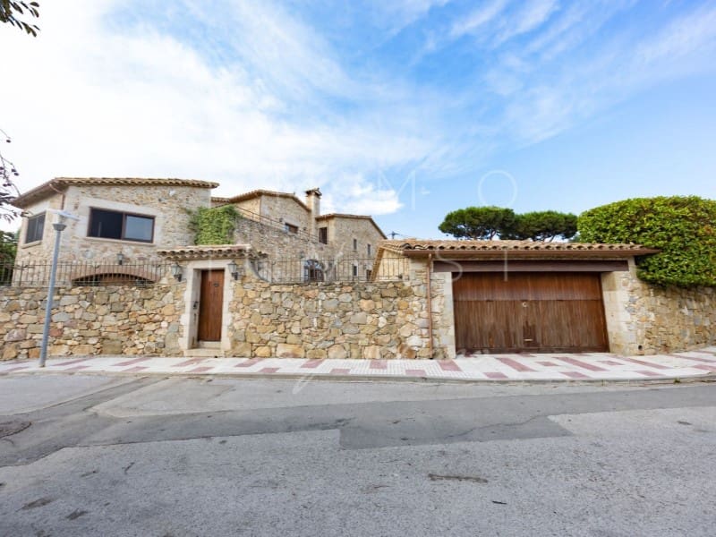 5 soveværelse Villa til salg i Platja d'Aro med swimmingpool garage - € 3.100.000 (Ref: 7652154)