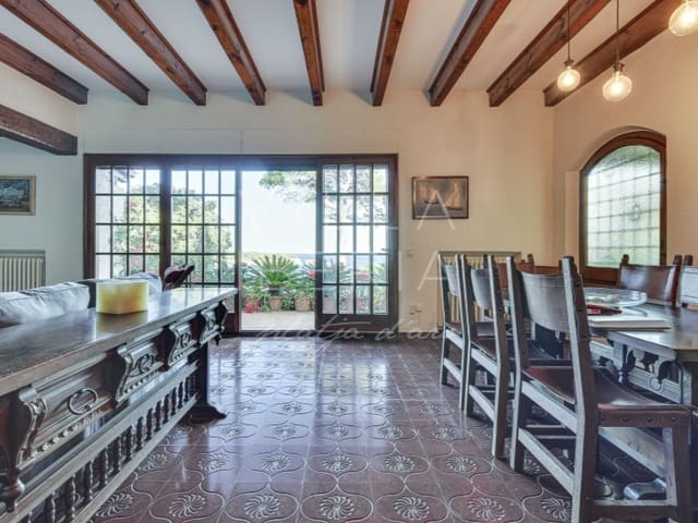 6 bedroom Villa for sale in Sant Feliu de Guíxols with pool garage - € 2,800,000 (Ref: 7868796)
