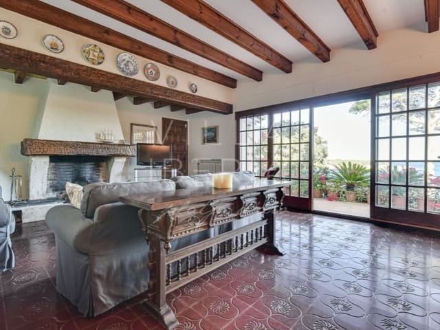 6 bedroom Villa for sale in Sant Feliu de Guíxols with pool garage - € 2,800,000 (Ref: 7868796)