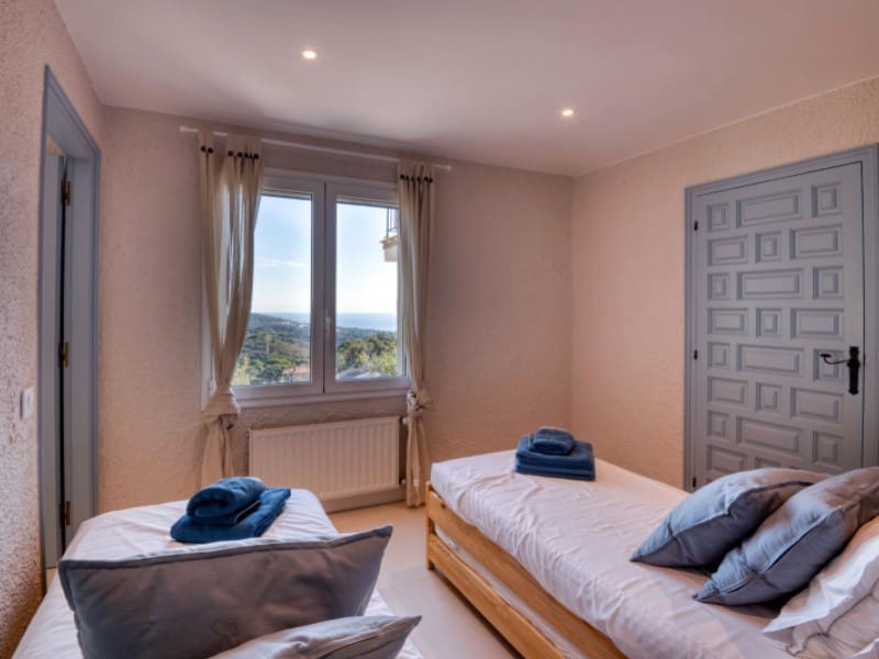 5 sypialnia Willa na sprzedaż w Platja d'Aro z basenem garażem - 865 000 € (Ref: 8187583)