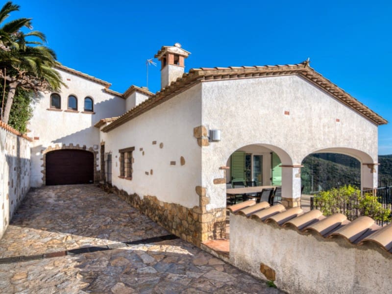 5 sypialnia Willa na sprzedaż w Platja d'Aro z basenem garażem - 865 000 € (Ref: 8187583)