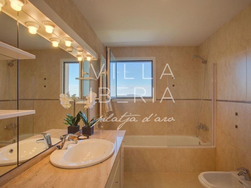 3 bedroom Villa for sale in Platja d'Aro with pool garage - € 978,000 (Ref: 8216196)