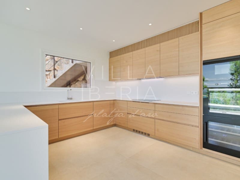 4 bedroom Villa for sale in Begur with garage - € 2,675,000 (Ref: 8452900)