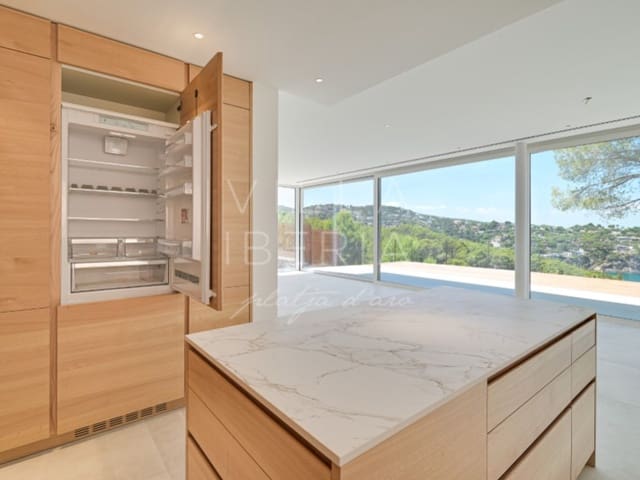 Chalet de 4 habitaciones en Begur en venta con garaje - 2.675.000 € (Ref: 8452900)