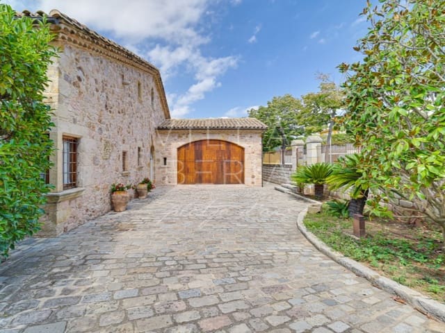 5 bedroom Villa for sale in Sant Feliu de Guíxols with garage - € 2,600,000 (Ref: 8530112)