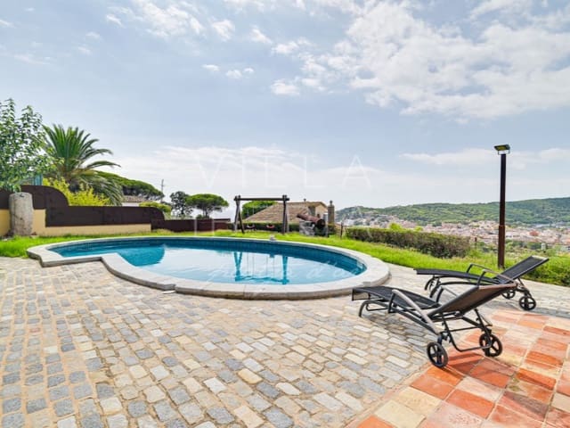 5 bedroom Villa for sale in Sant Feliu de Guíxols with garage - € 2,600,000 (Ref: 8530112)