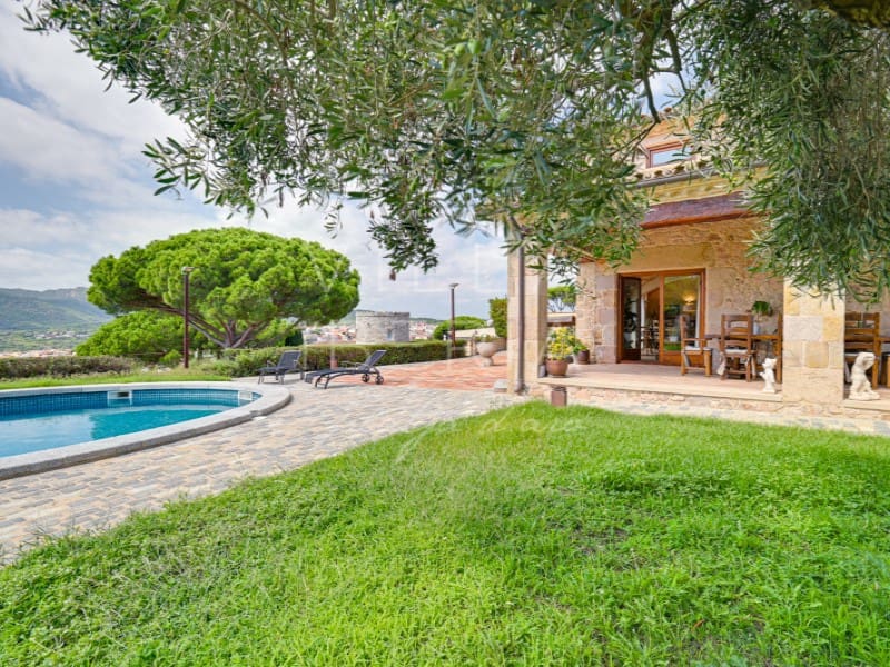 5 soveværelse Villa til salg i Sant Feliu de Guixols med garage - € 2.600.000 (Ref: 8530112)