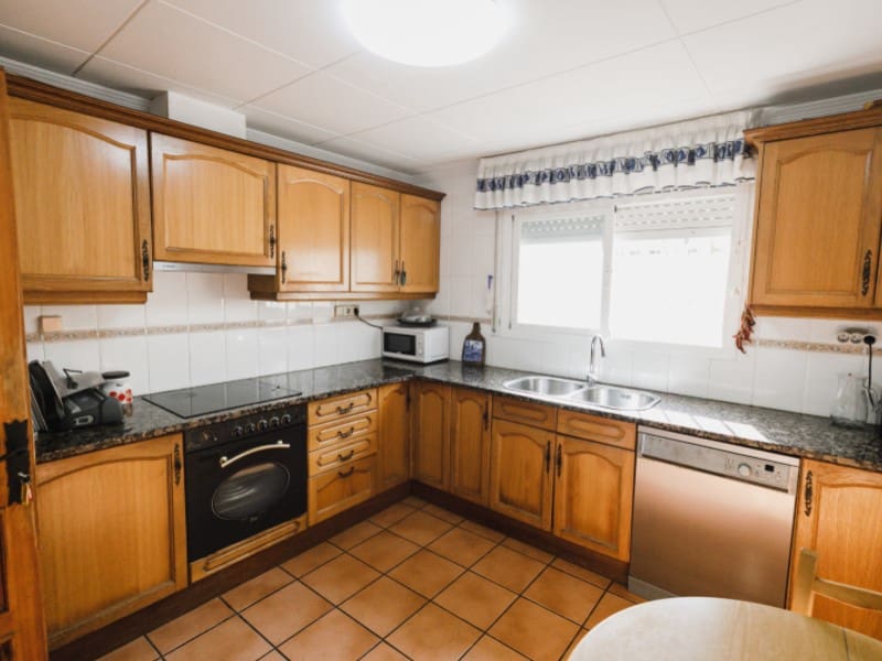 7 soveværelse Villa til salg i S'Agaro med swimmingpool garage - € 590.000 (Ref: 8602048)