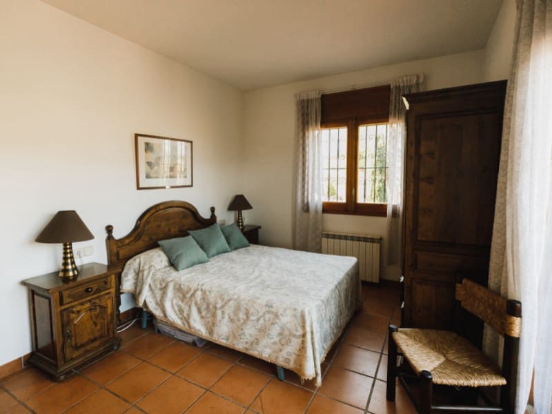 7 soveværelse Villa til salg i S'Agaro med swimmingpool garage - € 590.000 (Ref: 8602048)