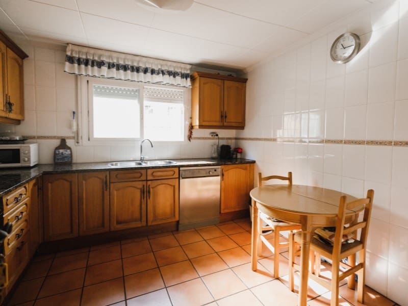 7 soveværelse Villa til salg i S'Agaro med swimmingpool garage - € 590.000 (Ref: 8602048)