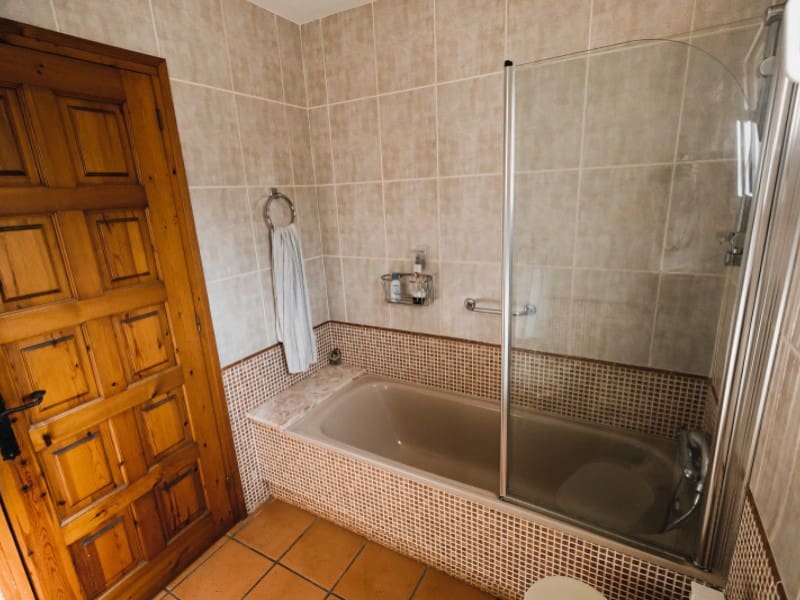 7 soveværelse Villa til salg i S'Agaro med swimmingpool garage - € 590.000 (Ref: 8602048)