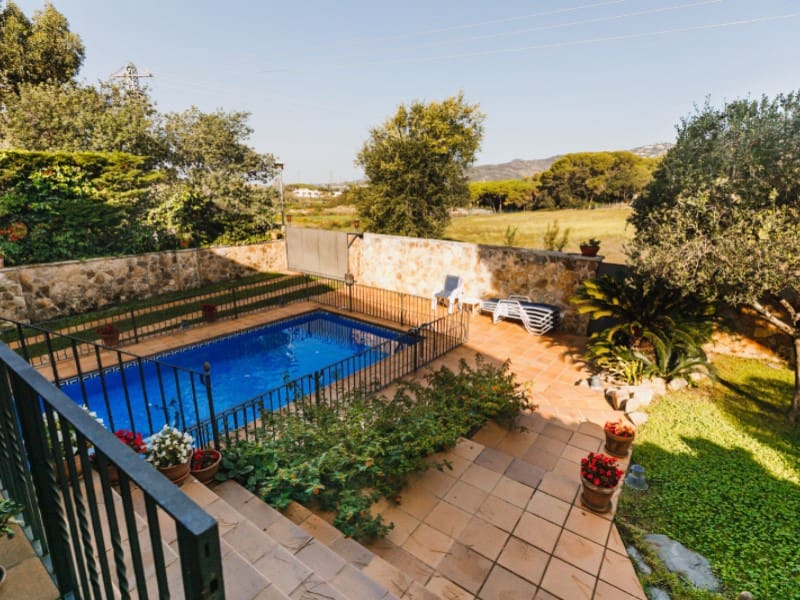 7 soveværelse Villa til salg i S'Agaro med swimmingpool garage - € 590.000 (Ref: 8602048)