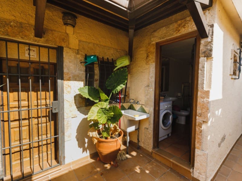 7 soveværelse Villa til salg i S'Agaro med swimmingpool garage - € 590.000 (Ref: 8602048)