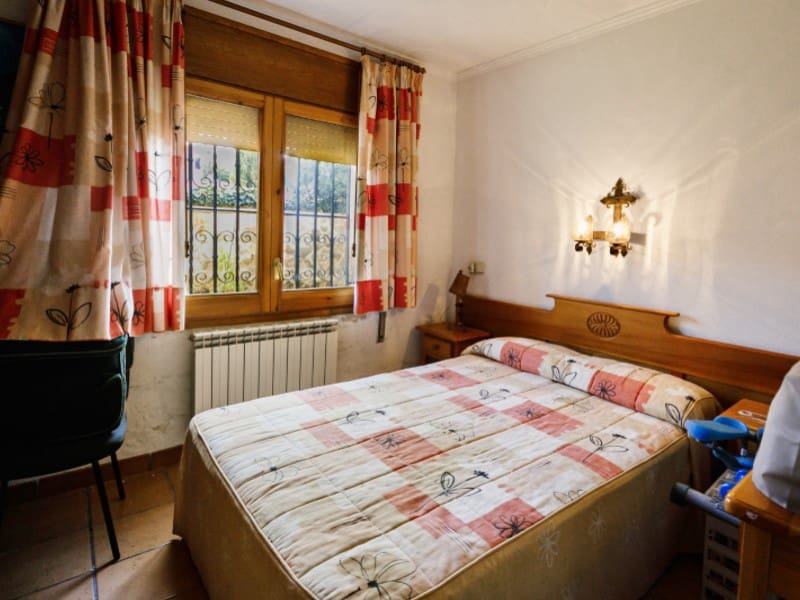 7 soveværelse Villa til salg i S'Agaro med swimmingpool garage - € 590.000 (Ref: 8602048)