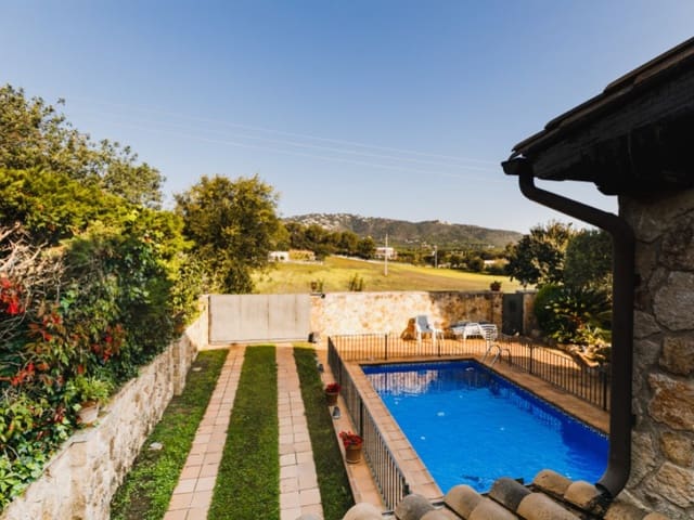 7 sypialnia Willa na sprzedaż w S'Agaro, Castell-Platja d'Aro z basenem garażem - 590 000 € (Ref: 8602048)