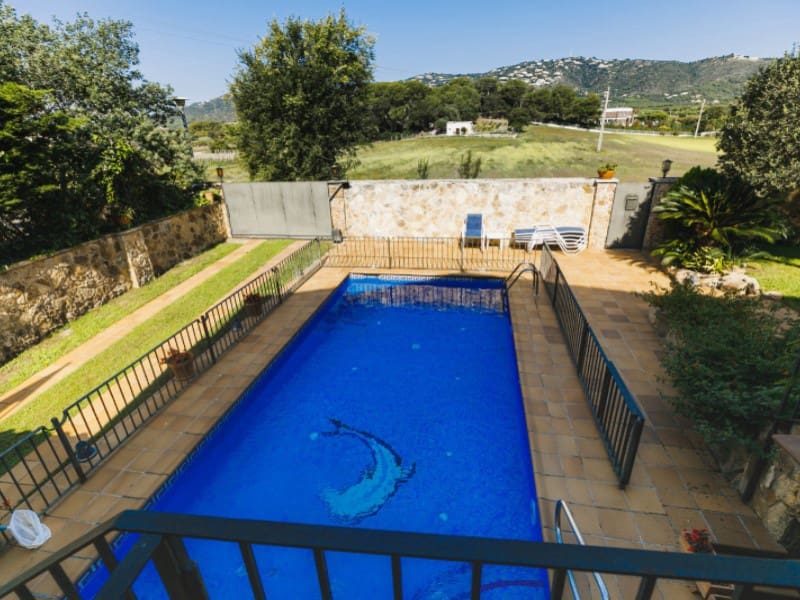 7 soveværelse Villa til salg i S'Agaro med swimmingpool garage - € 590.000 (Ref: 8602048)