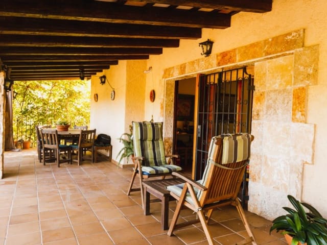 7 sypialnia Willa na sprzedaż w S'Agaro, Castell-Platja d'Aro z basenem garażem - 590 000 € (Ref: 8602048)