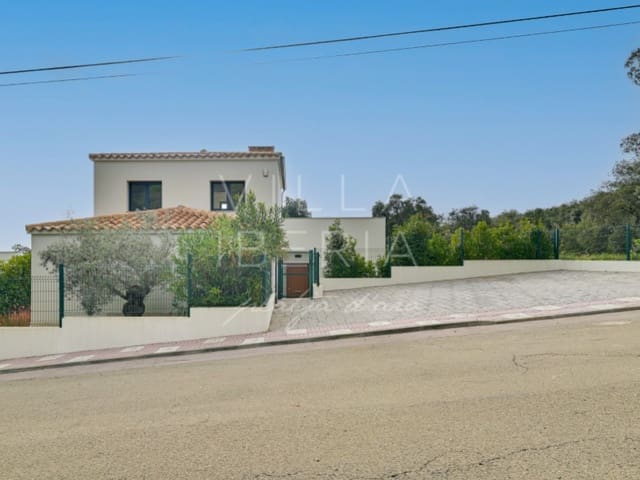 4 slaapkamer Villa te koop in Santa Cristina d'Aro met zwembad - € 647.500 (Ref: 8658638)