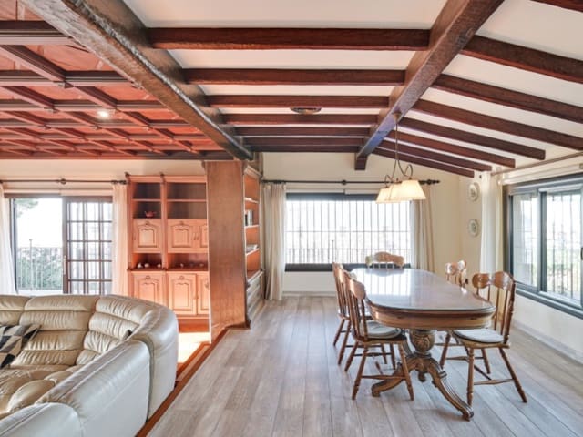 Villa in vendita in Sant Feliu de Guíxols con piscina garage - 1.575.000 € (Rif: 8694225)