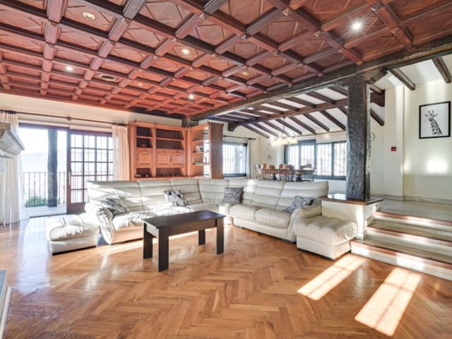 Villa in vendita in Sant Feliu de Guíxols con piscina garage - 1.575.000 € (Rif: 8694225)