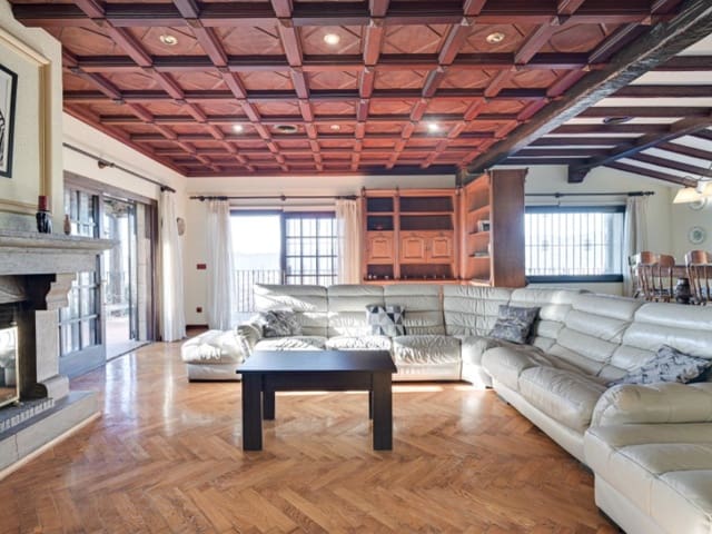 Villa in vendita in Sant Feliu de Guíxols con piscina garage - 1.575.000 € (Rif: 8694225)