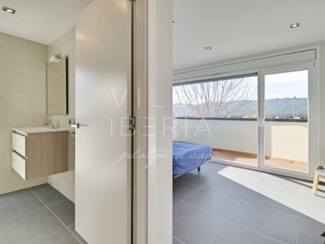 4 sypialnia Willa na sprzedaż w Santa Cristina d'Aro z garażem - 939 000 € (Ref: 8714603)
