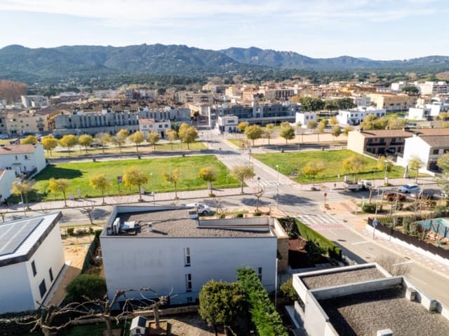 4 sypialnia Willa na sprzedaż w Santa Cristina d'Aro z garażem - 939 000 € (Ref: 8714603)
