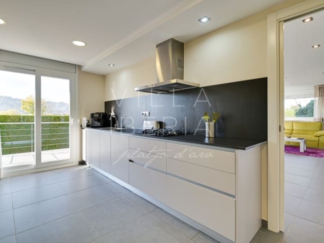 4 sypialnia Willa na sprzedaż w Santa Cristina d'Aro z garażem - 939 000 € (Ref: 8714603)