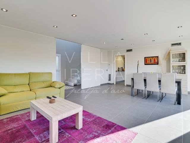 4 bedroom Villa for sale in Santa Cristina d'Aro with garage - € 939,000 (Ref: 8714603)