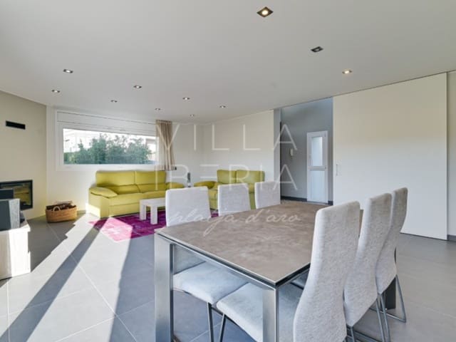 4 bedroom Villa for sale in Santa Cristina d'Aro with garage - € 939,000 (Ref: 8714603)