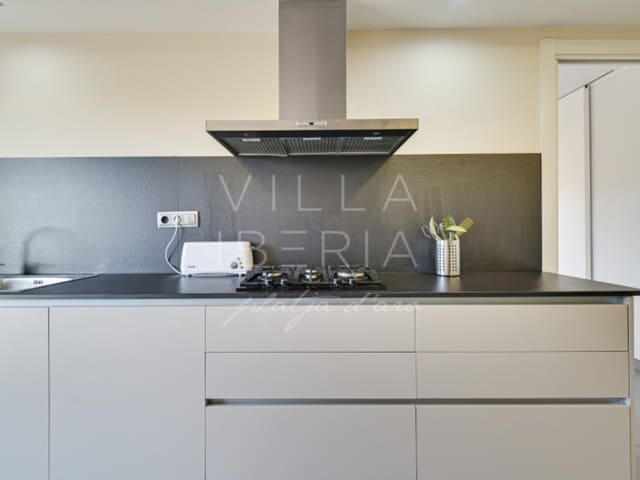 4 sypialnia Willa na sprzedaż w Santa Cristina d'Aro z garażem - 939 000 € (Ref: 8714603)