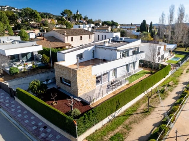 4 sypialnia Willa na sprzedaż w Santa Cristina d'Aro z garażem - 939 000 € (Ref: 8714603)