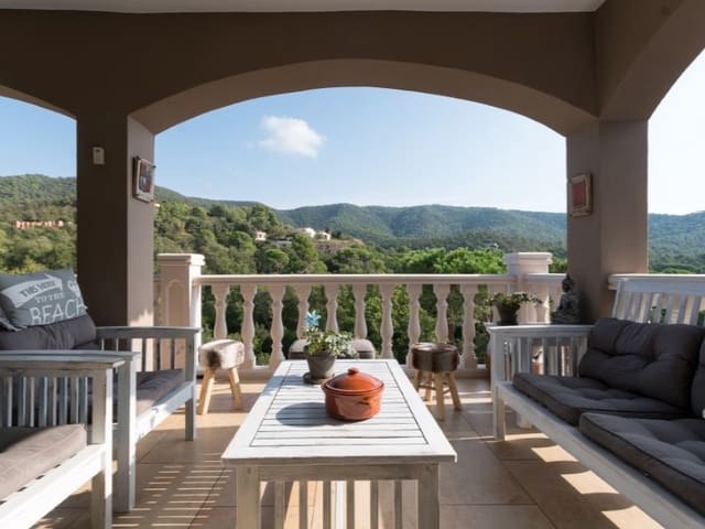 6 bedroom Villa for sale in Calonge i Sant Antoni with pool garage - € 698,000 (Ref: 8757956)