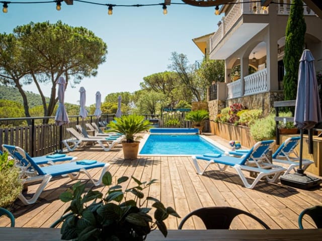 6 bedroom Villa for sale in Calonge i Sant Antoni with pool garage - € 698,000 (Ref: 8757956)