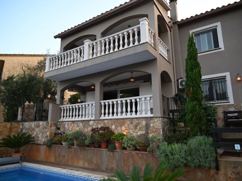 Chalet de 6 habitaciones en Calonge i Sant Antoni en venta con piscina garaje - 698.000 € (Ref: 8757956)