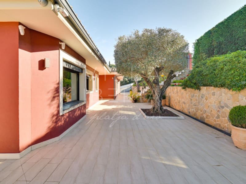 5 makuuhuone Huvila myytävänä paikassa Santa Cristina d'Aro mukana 
autotalli - 2 500 000 € (Ref: 8792875)