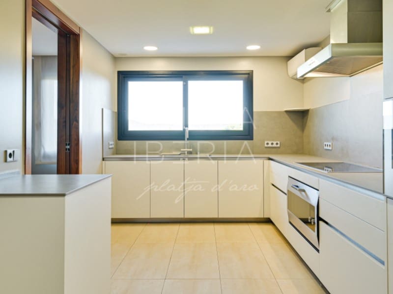 5 makuuhuone Huvila myytävänä paikassa Santa Cristina d'Aro mukana 
autotalli - 2 500 000 € (Ref: 8792875)