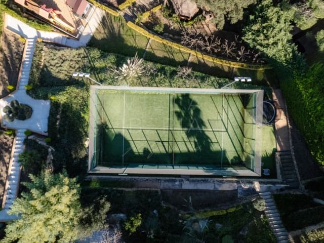 5 bedroom Villa for sale in Santa Cristina d'Aro with garage - € 2,500,000 (Ref: 8792875)